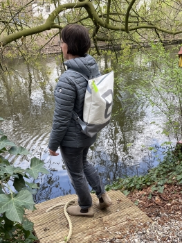 Segeltuchrucksack mit grauer 8