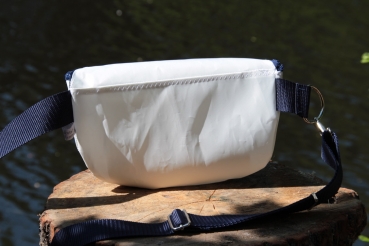 Segeltuch Bauchtasche mit roter 5