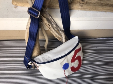 Segeltuch Bauchtasche mit roter 5