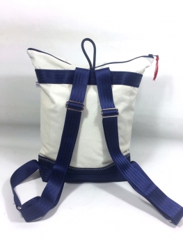 Segeltuchrucksack mit dunkelblauen Anker