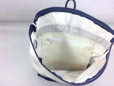 Segeltuchrucksack mit dunkelblauen Anker