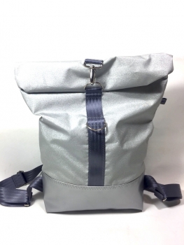 Roll-Top Rucksack aus leichten wasserdichten Airtex- Stoff in silber