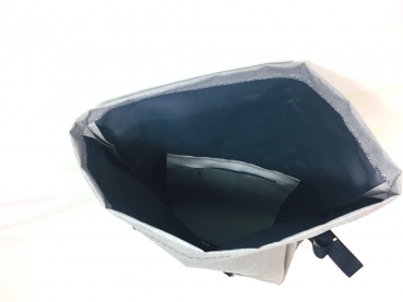 Roll-Top Rucksack aus leichten wasserdichten Airtex-Stoff hellgrau/anthrazit