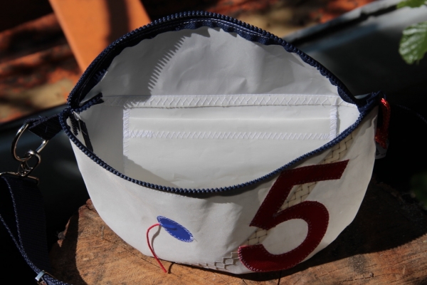 Segeltuch Bauchtasche mit roter 5