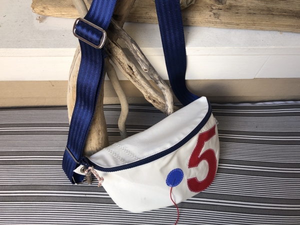 Segeltuch Bauchtasche mit roter 5