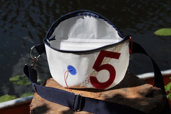Segeltuch Bauchtasche mit roter 5