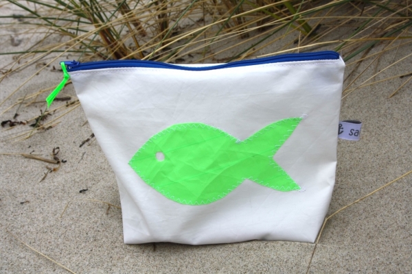 Segeltuchtasche mit grünem Fisch